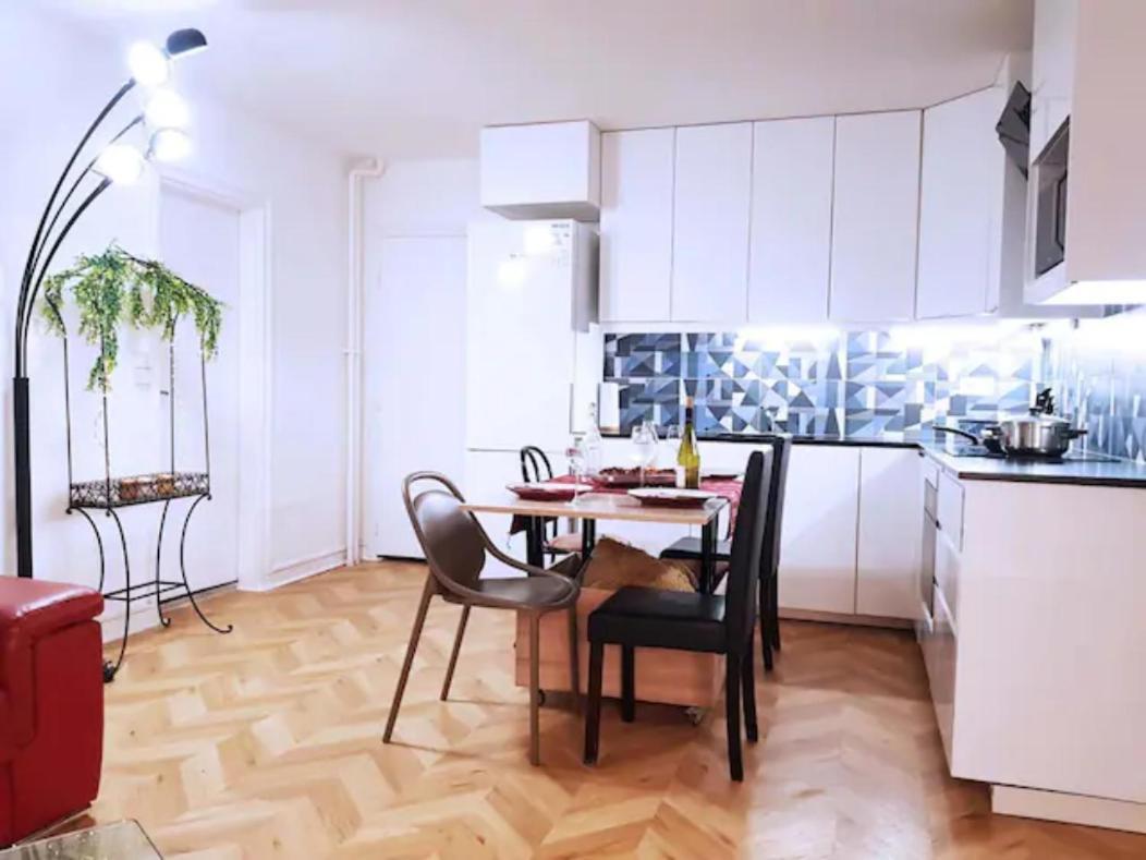 Pretty And Neat Bedroom In My Cosy Appartment. Puteaux Esterno foto
